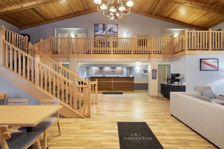 AmericInn by Wyndham Douglas / Saugatuck