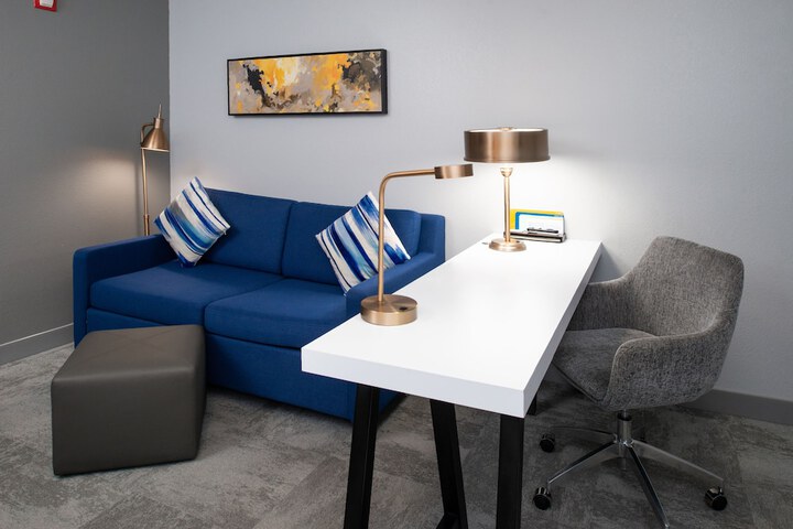 Room 22 of 46