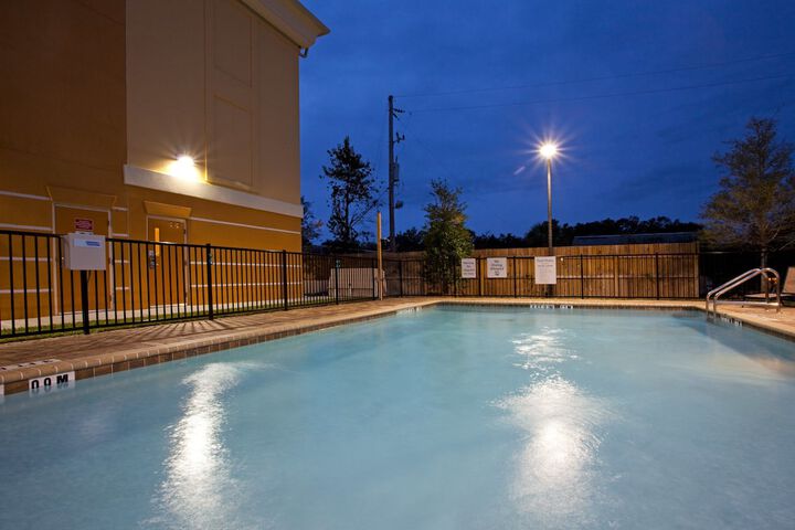 Pool 14 of 64