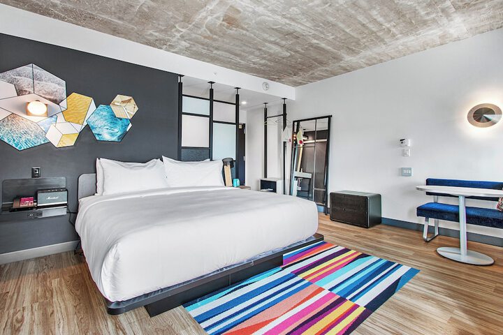 Room 42 of 80