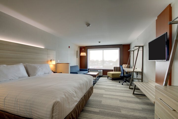 Room 35 of 70