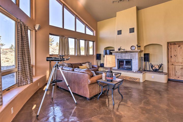 Luxe Twin Lakes House w / Mountain & Lake Views!