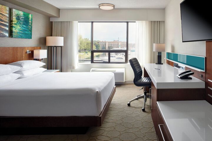Delta Hotels by Marriott Kingston Waterfront
