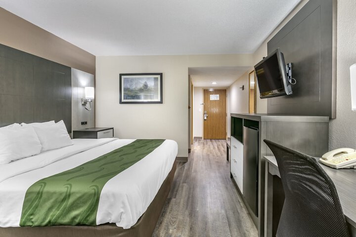 Room 8 of 23