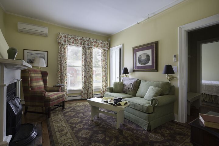 Room 21 of 48
