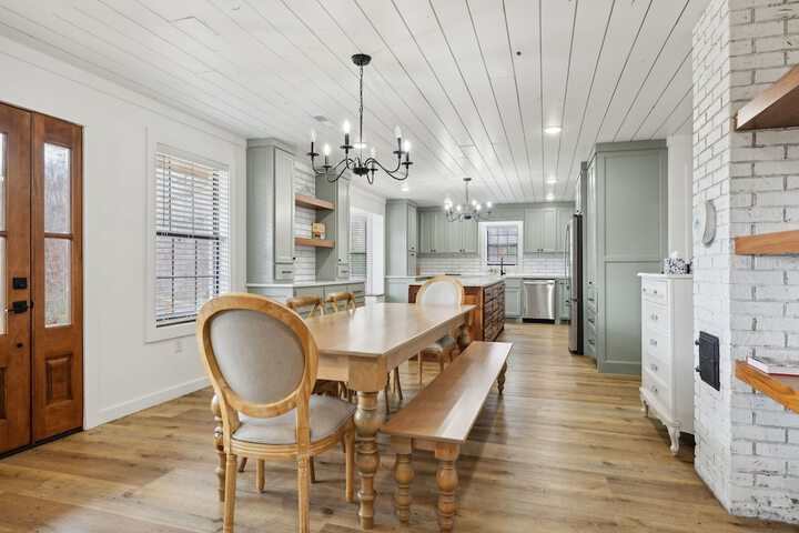 Fox Haven Retreat-modern Cabin-acres of Priv Land