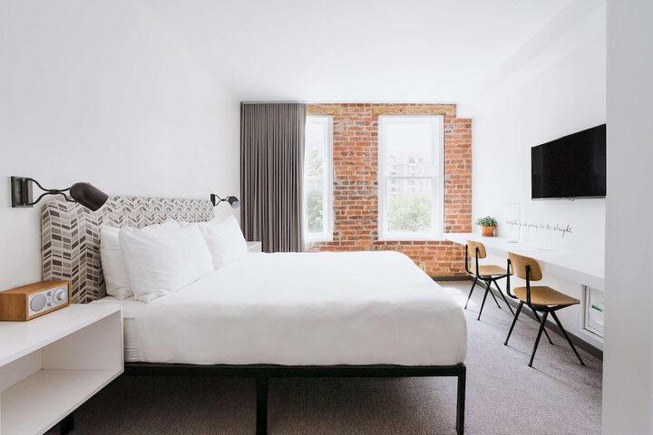 Room 16 of 111