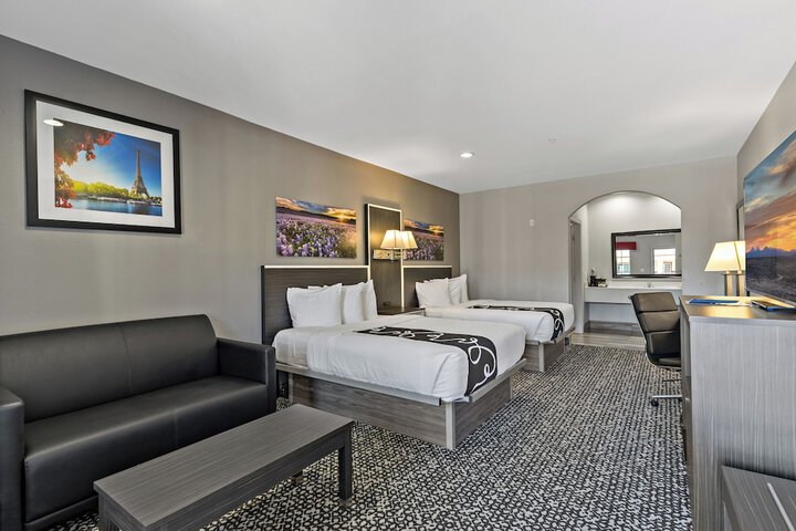 Room 40 of 51