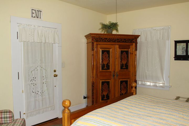 Room 7 of 32