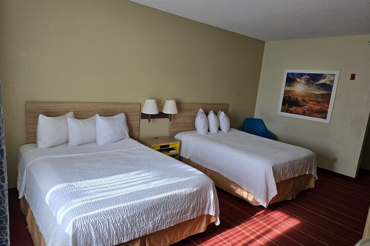 Room 11 of 23
