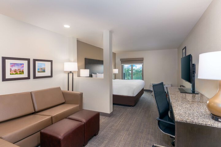 Room 16 of 31