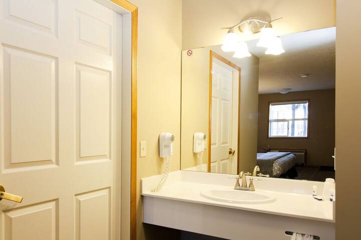 Room 25 of 37