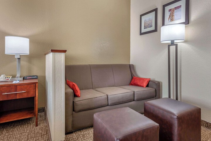 Room 10 of 38