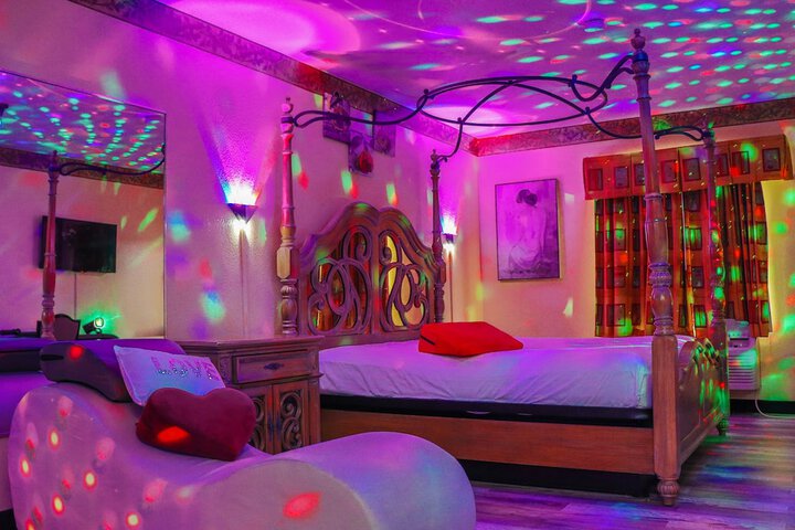 Room 7 of 34