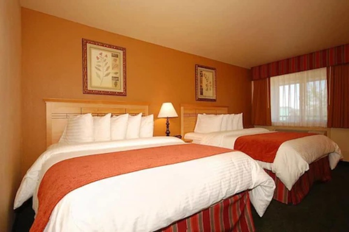 Best Western Plus Hartford Lodge