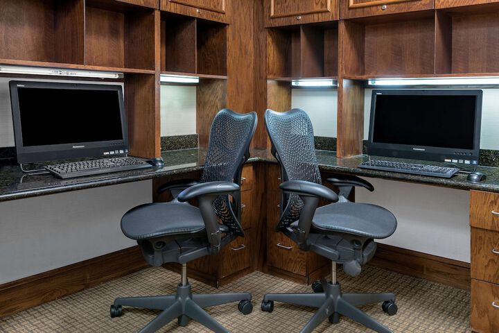 Business Center 38 of 38