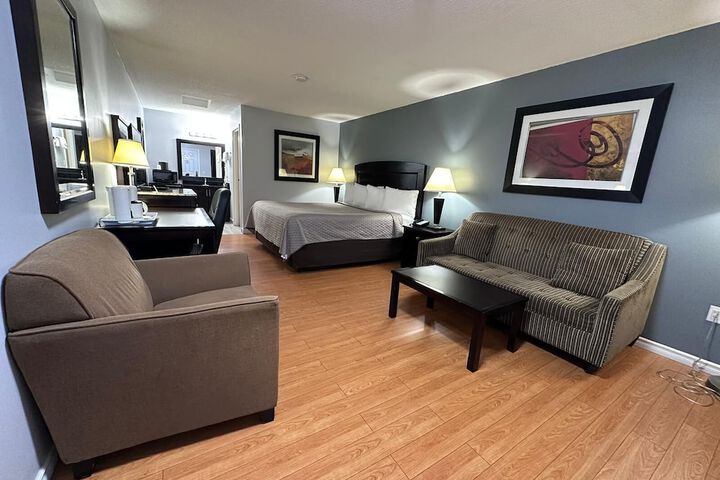 Room 11 of 24