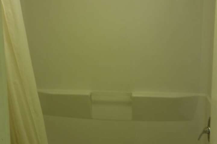 Room 28 of 40