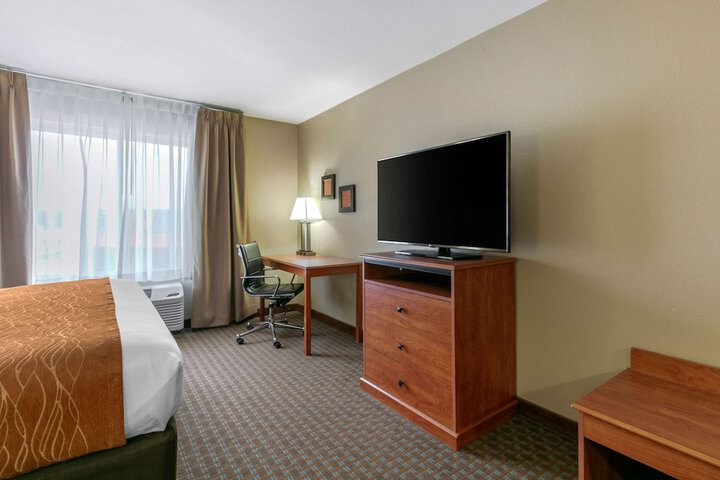 Comfort Inn & Suites Marion I-57