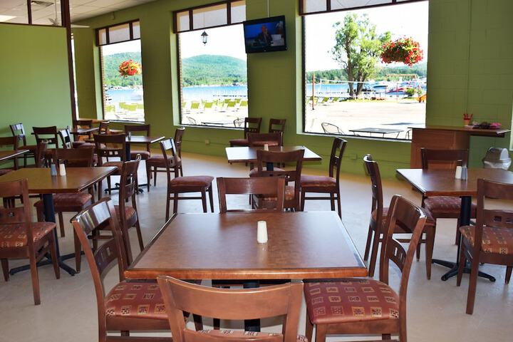 Scottys Lakeside Resort