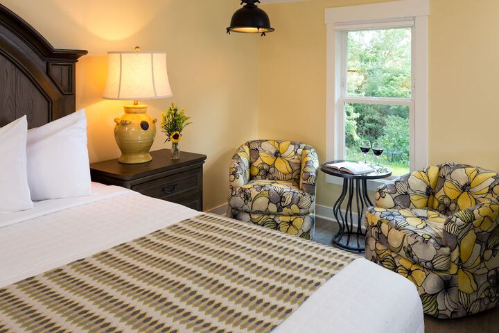 Room 2 of 100