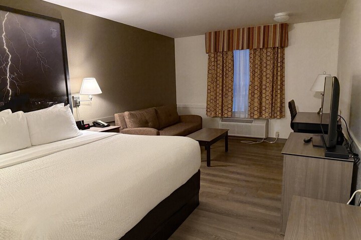 Super 8 by Wyndham Dawson Creek