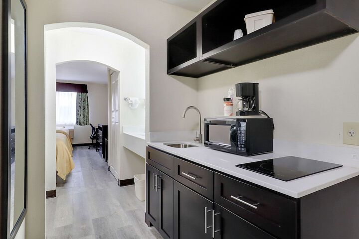 Room 35 of 46