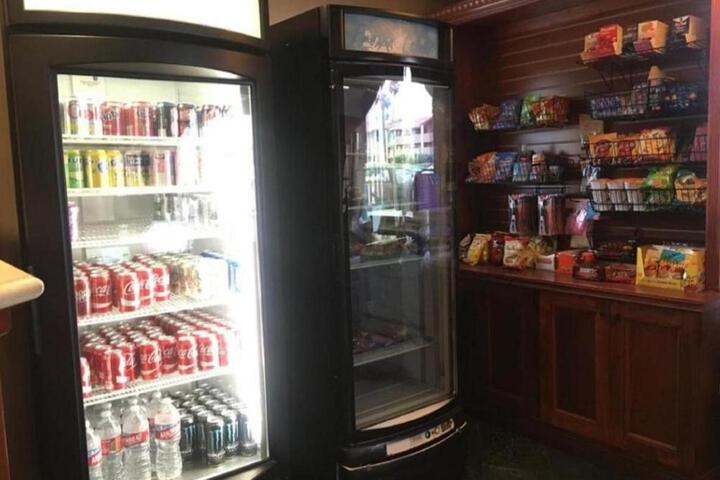 Folk Inn Ontario Airport