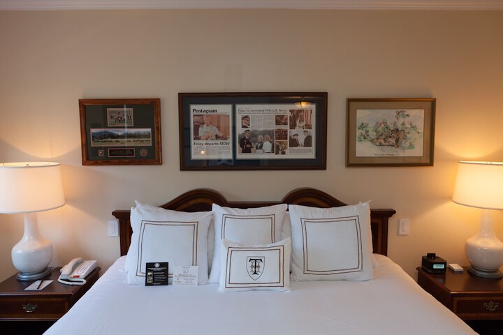 Room 13 of 40