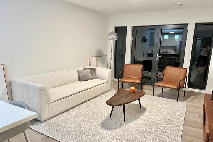 Modern 2 Bed Furnished Apartment in Quincy