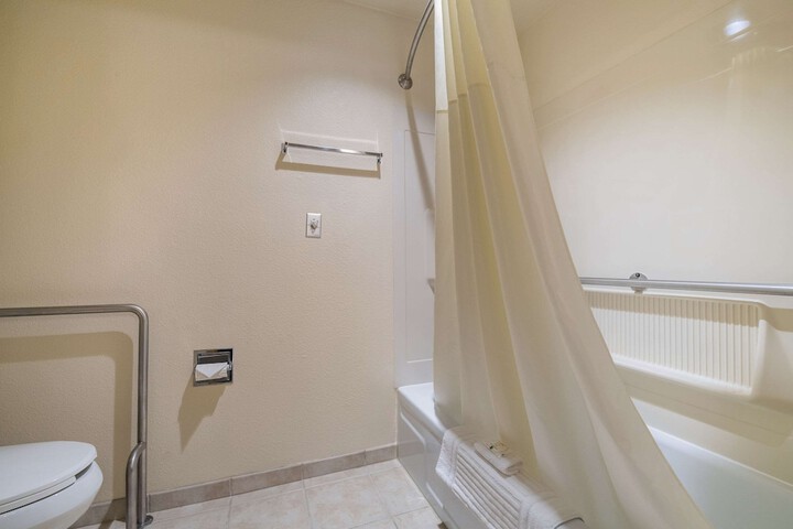 Quality Inn & Suites Silverdale Bangor - Keyport