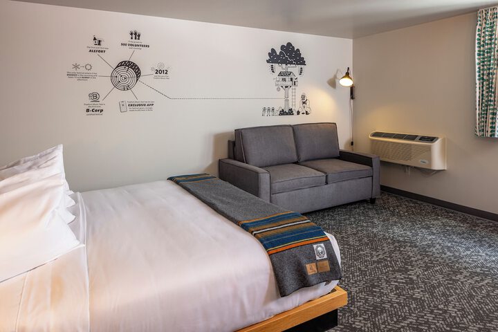 Room 27 of 55