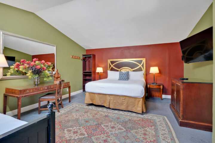 Room 11 of 26