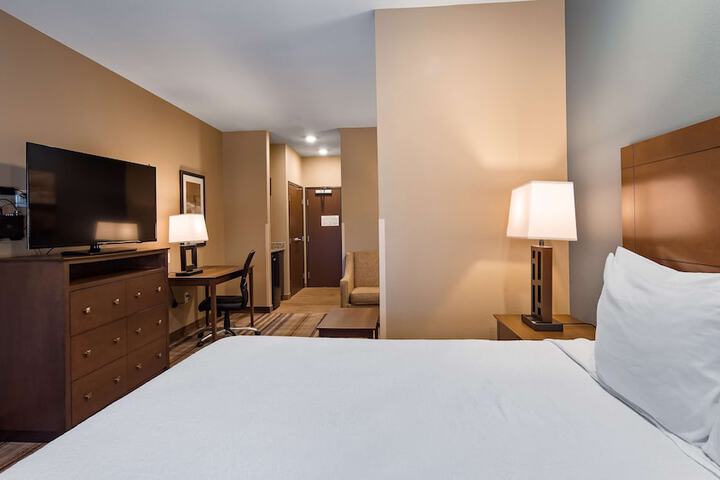 Room 14 of 33