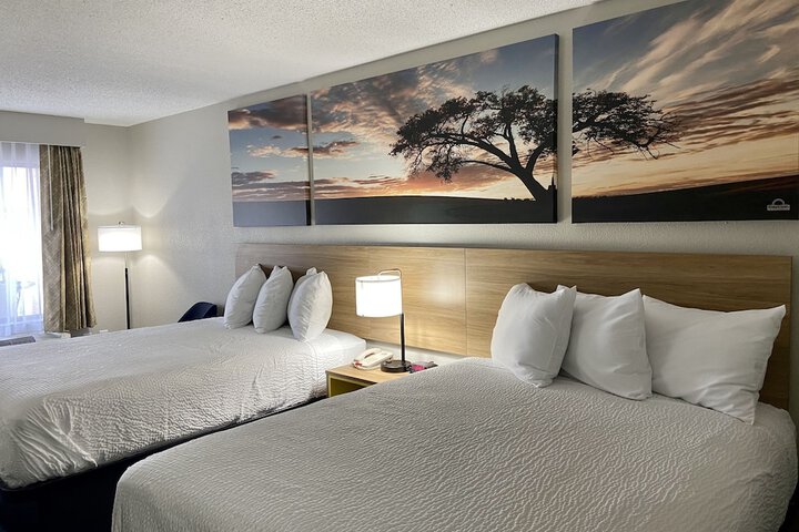 Room 11 of 25