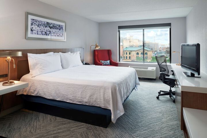 Room 6 of 25