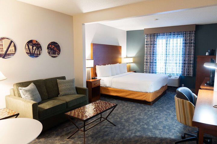 La Quinta Inn & Suites by Wyndham Bannockburn-Deerfield