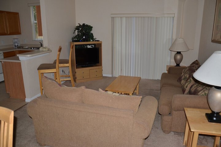 Room 6 of 8