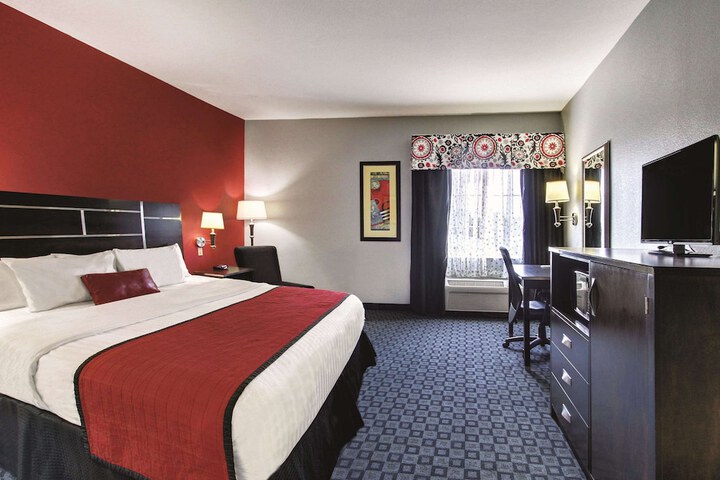 La Quinta Inn & Suites by Wyndham Dallas - Hutchins