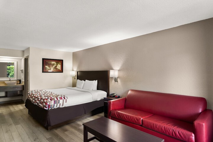 Room 15 of 37