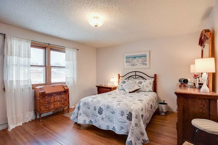 3-Bedroom Lakefront House