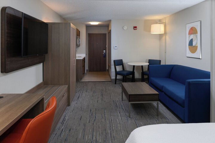 Room 44 of 77