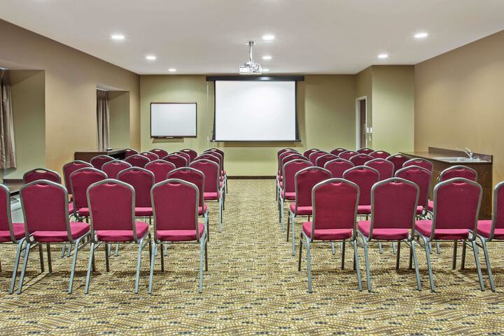 Microtel Inn & Suites by Wyndham Pearl River / Slidell
