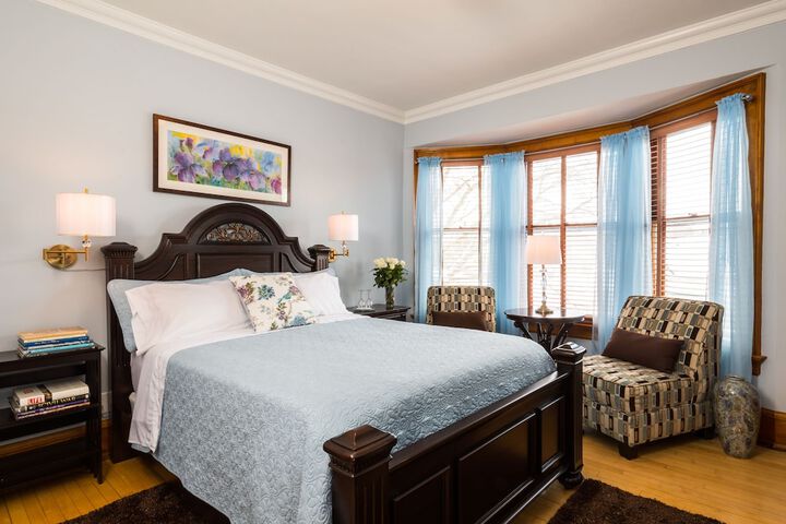 Honeybee Inn Bed & Breakfast