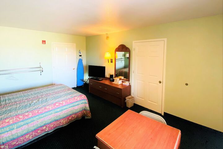 Room 15 of 19