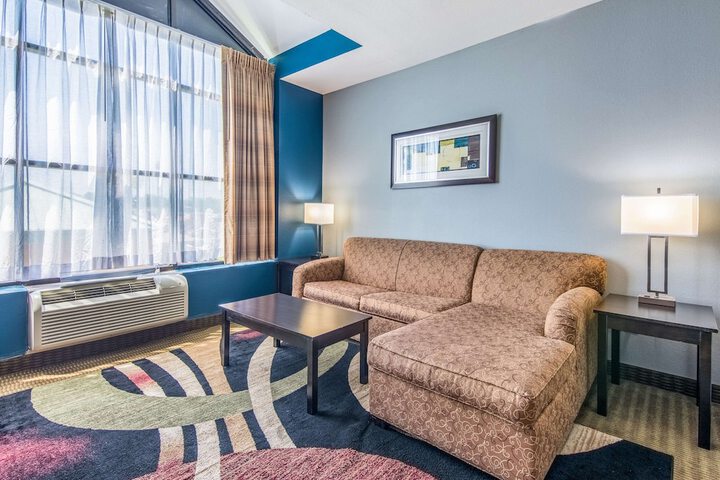 Room 35 of 67