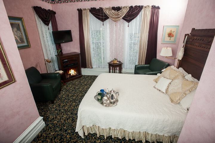 Room 27 of 52