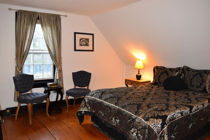 Room 15 of 32