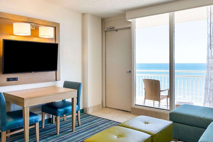 Room 11 of 27