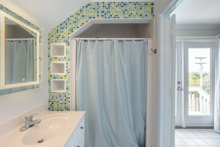 Surfside Cottage by Topsail Realty